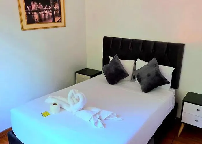 Monaco Guest house *